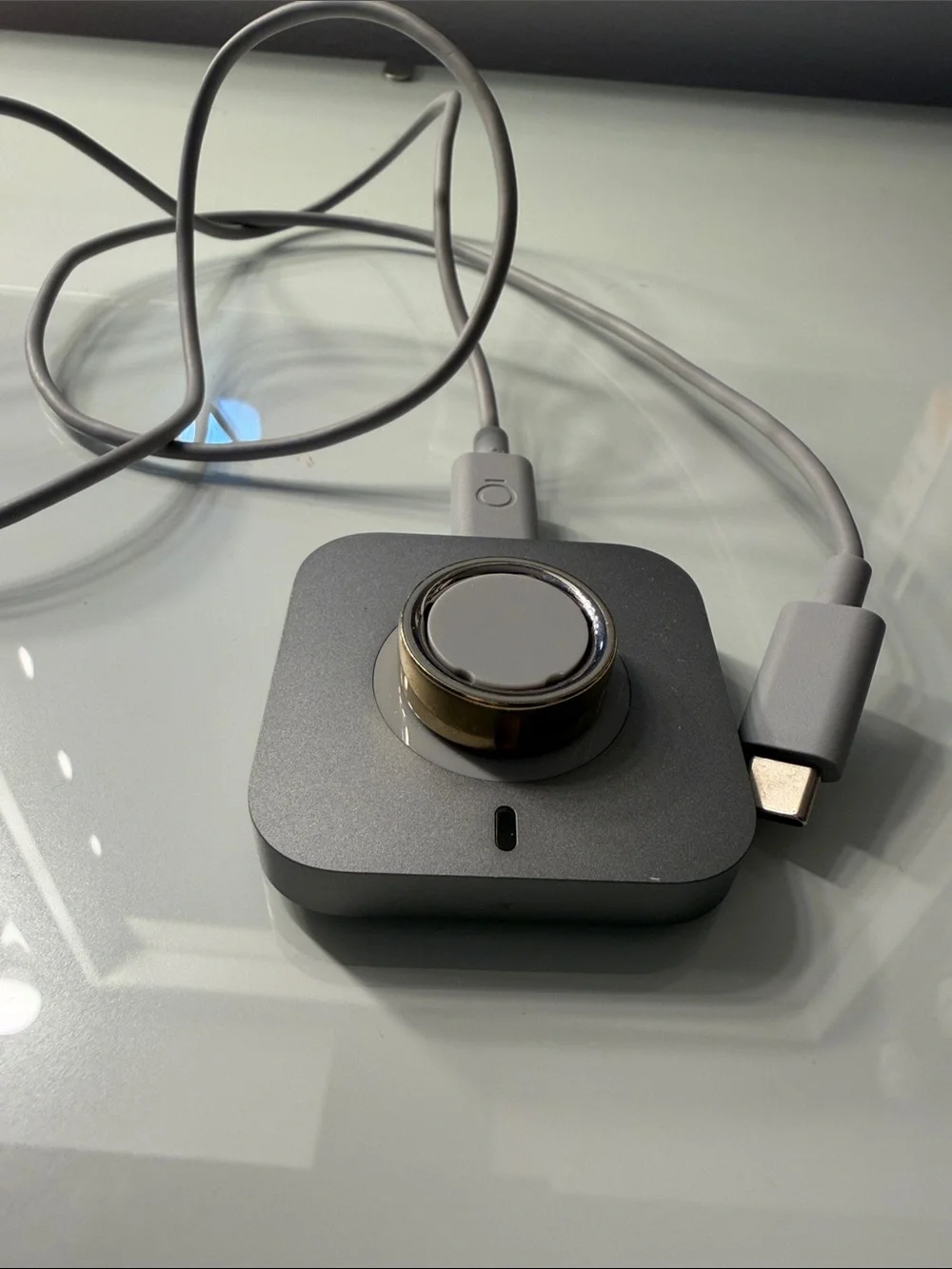 Oura Ring series 4. Size 7. Charging Dock and Cable included.